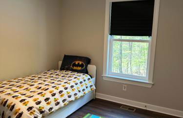 All Decked Up - wifi, view, river access, fire pit, 3 bedrooms, games, family friendly - Foto 29