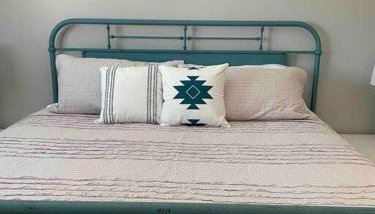 Comfy, contemporary quiet retreat vacation home with views - Foto 5