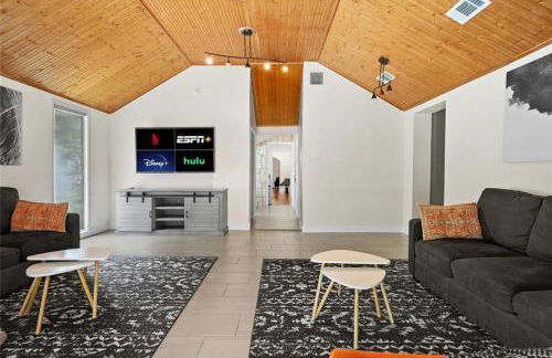 1930s Austin Charming Home and Hot Tub Near South Congress - Photo 15