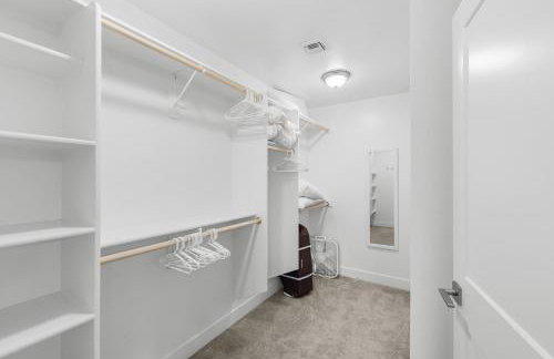 Modern Flagstaff Getaway with Mountain Charm. - Foto 20