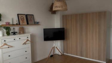1 Zimmer zu vermieten in geteilter Wohnung mit dem Gastgeber - Foto 2