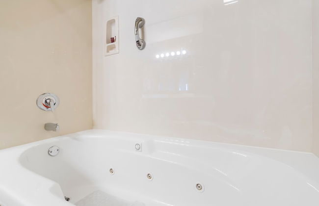 The Hogue Penthouse Unwind and Relax - Photo 12