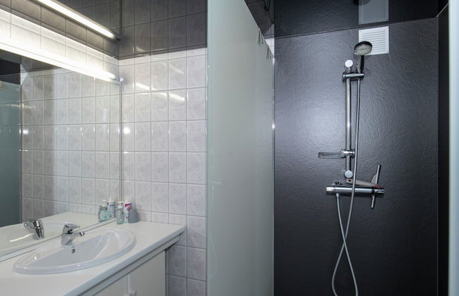 Spacious Holiday Home in the Ardennes with Sauna & Hot Tub - Photo 21