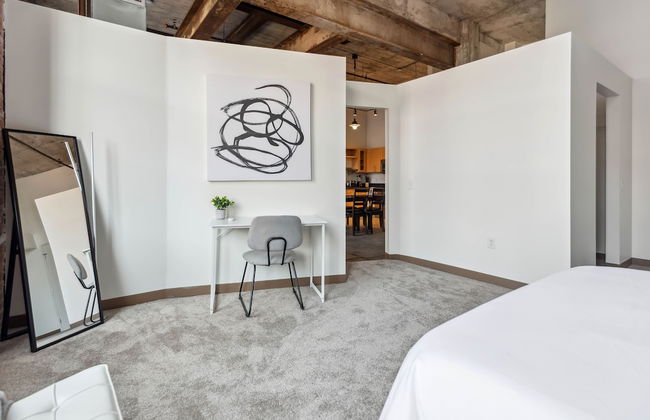 Historic Loft Retreat With Pool - Foto 37