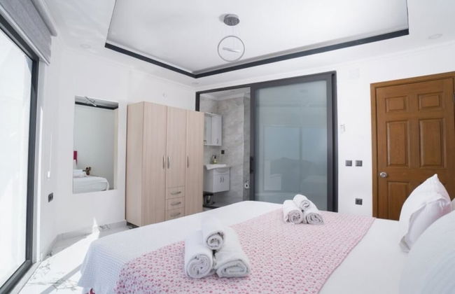 Stunning 4-bedroom Villa in Kaş With Private Pool and Breathtaking Ocean Views - Photo 3