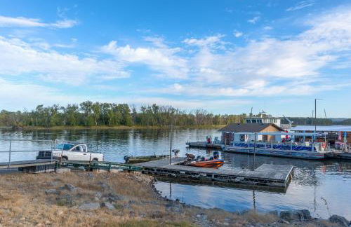 Custom Waterfront Lodge, 4 bed, 4 Bath, Sleeps 12! - Foto 49