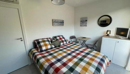 Studio indépendant, piscine & jardin en centre-ville - Foto 5