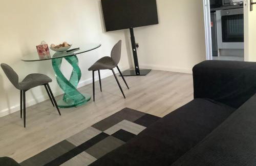 Newly Renovated 2BR Near Airport Book Fast - Foto 8
