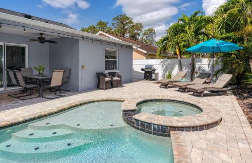 NEW! Palm Harbor Hideaway - Beautiful, Spacious 4BR Home with Amazing Pool - Foto 6