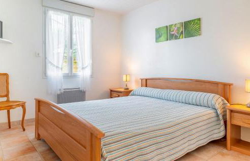 Beautiful Home In La Faute Sur Mer - Photo 11