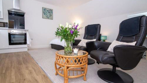 Meadow Wood Mews - Modern Studio Apartment with Parking, Pershore - Foto 3