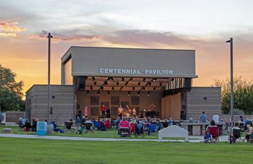 l NEW l Fully Remodeled 3BR 2BTH l 1 Min to Veterans Memorial Park - Foto 23