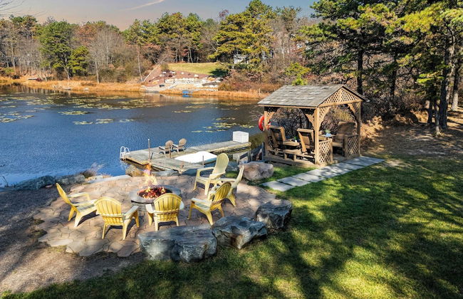 Deer Haven Cabin by Avantstay Waterfront Dock + Firepit - Foto 55