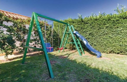 3 Bedroom Beautiful Home In Frkeci - Photo 7