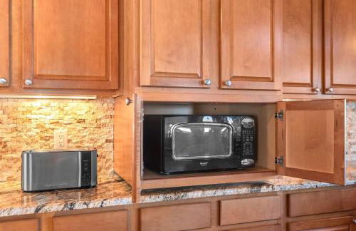 Mountain Retreat Sleeps 10 with Pool Table and Arcade - Foto 25