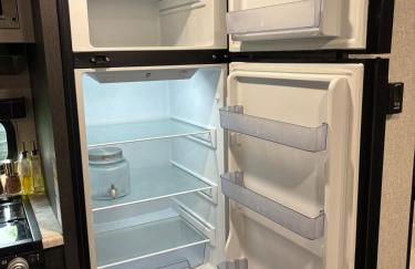 Modern Luxury RV Retreat, Your Cozy Tiny Home - Foto 11