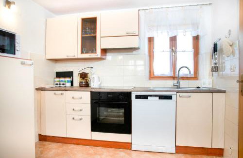 Adorable Holiday Home With Pool and Terrace - Foto 39