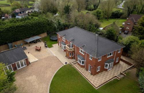 Stratford-upon-Avon 4BR Family Mansion on 1 acre with Pool, Gym & BBQ! - Foto 2