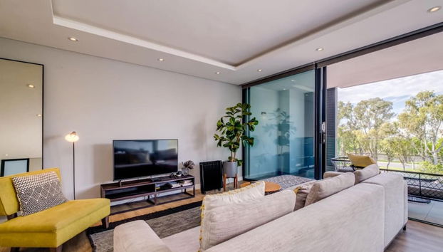 Urban Chic Apartment Close to Waterfront Warwick - Photo 4, Room