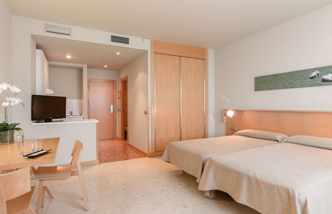 Apartahotel Exe Campus San Mamés - Photo 8