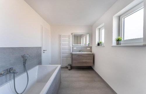 Komfortable Unterkunft für Monteure und Reisende - zentrale Lage, volle Ausstattung, fairer Preis - SCH05 - Foto 2