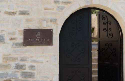 Jasmine Villa, with Heated Pool & Curated Design, By ThinkVilla - Foto 24