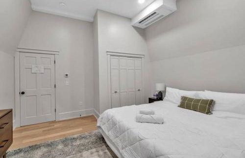 Carriage House Loft - King Bed and Garage Parking - Foto 4