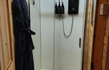 Forest Cabin Retreat - Sleeps 2 - Wifi & Garden - Foto 5