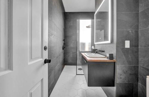 Charming Stay in Louisville's Vibrant Highlands - Foto 28