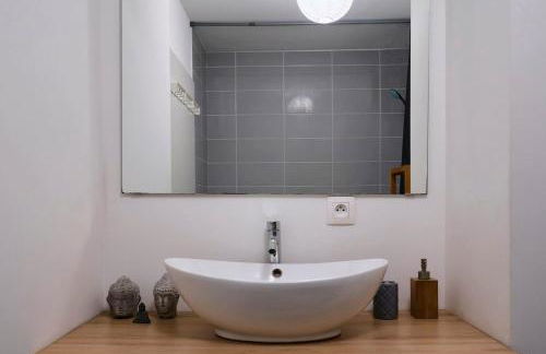 Appartement proche métro & 2 balcons + parking - Foto 19