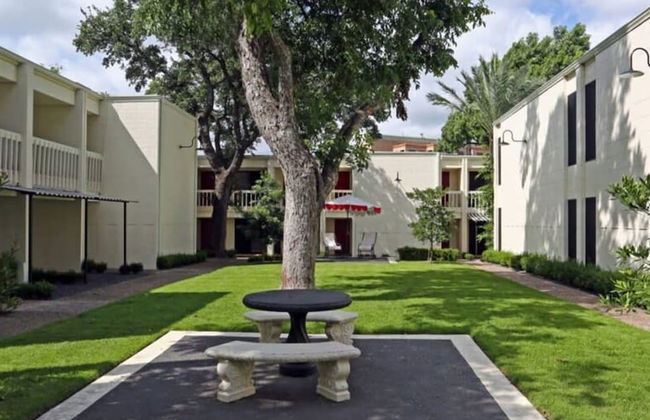 Chic 2BR Near Triangle With King Beds Fast Wifi - Foto 6