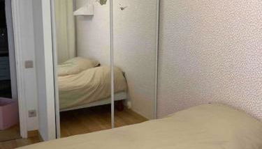 appart Porte de Paris av garage - Foto 5