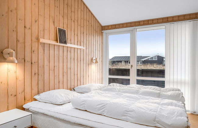 "Eileen" - 300m from the sea - Photo 10