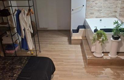 Suite deluxe avec jacuzzi et jardin à 2 min de la plage - Foto 9