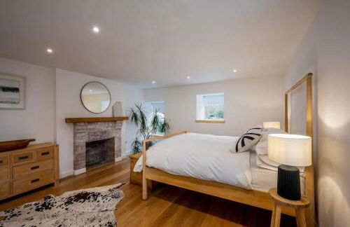 Spacious & Stylish StoneHous Cottage - Photo 16