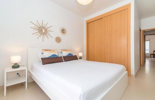 Casa Nobre 2BDR - 4 mins walk Train Station - Pool - Patio - Quiet - Foto 9