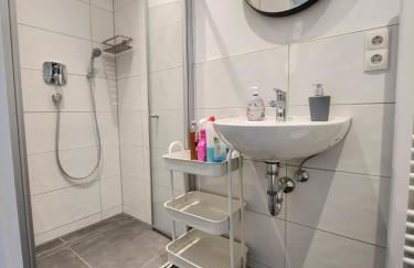 Cozy Apartment mit WIFI, Aufzug & Kostenlos Parken EL-Living - Foto 7