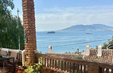 Marvellous Malaga Mediterranean and Mountain Views - Photo 1