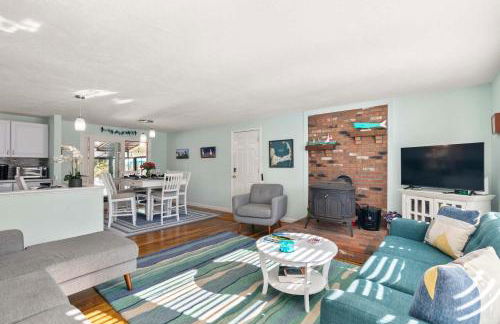 Hot Tub Sauna Ping Pong Table Treehouse and Fire Pit - Foto 8