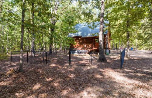 Cabin in the Woods - Hot Tub, Fire Pit, BBQ - Foto 43