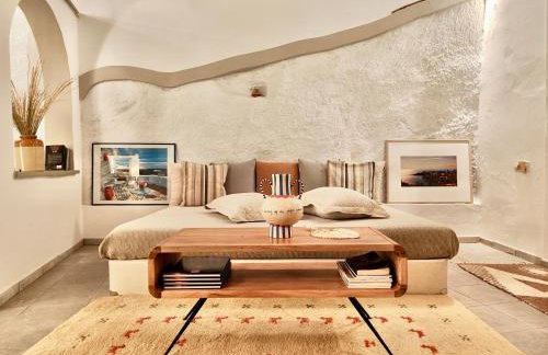 Ioulis Century Home - Photo 5