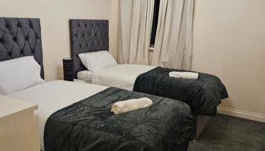 Lux Den close to M1! Netflix , Parking & Broadband - Foto 5