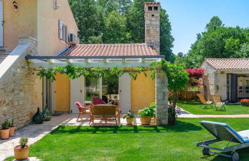 Villa Lipa for 8 persons near Pula with 41 m2 heated pool, beautiful garden, sauna & kids playground - Foto 26