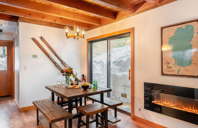 Indigo Owl by Avantstay Cabin w Firepit Minutes to Lake Slopes - Photo 12