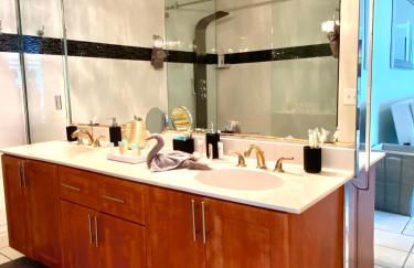 Castle Beach Resort Condo - Panoramic Large Penthouse or Deluxe 1 BR Direct Ocean View and beach access- Updated-Free parking- - Photo 71