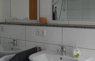 Ferienwohnung am Bodensee mit Wintergarten, Garten und Grillhaus bis 6 Person - Foto 14