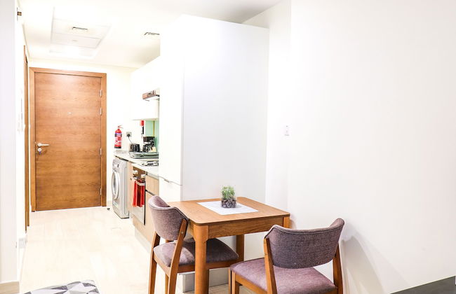 Fully Furnished Studio in Azizi Aliyah - Photo 10