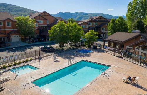 Lakeside Escape 2 BR with Hot Tub - Foto 29