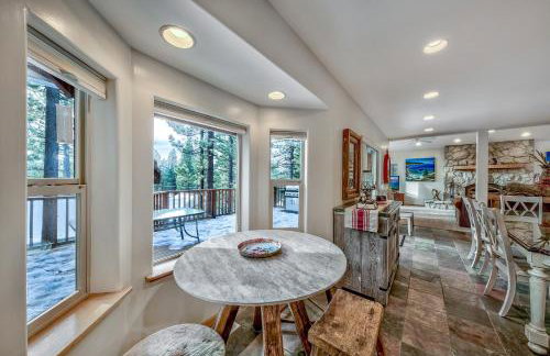 Black Bear Villa - large 4 BR 4 BA hot tub game room - Foto 7