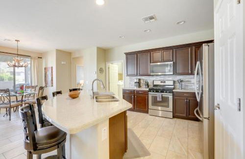 Resort Pools and More Perks! 55 and Goodyear Escape - Foto 3